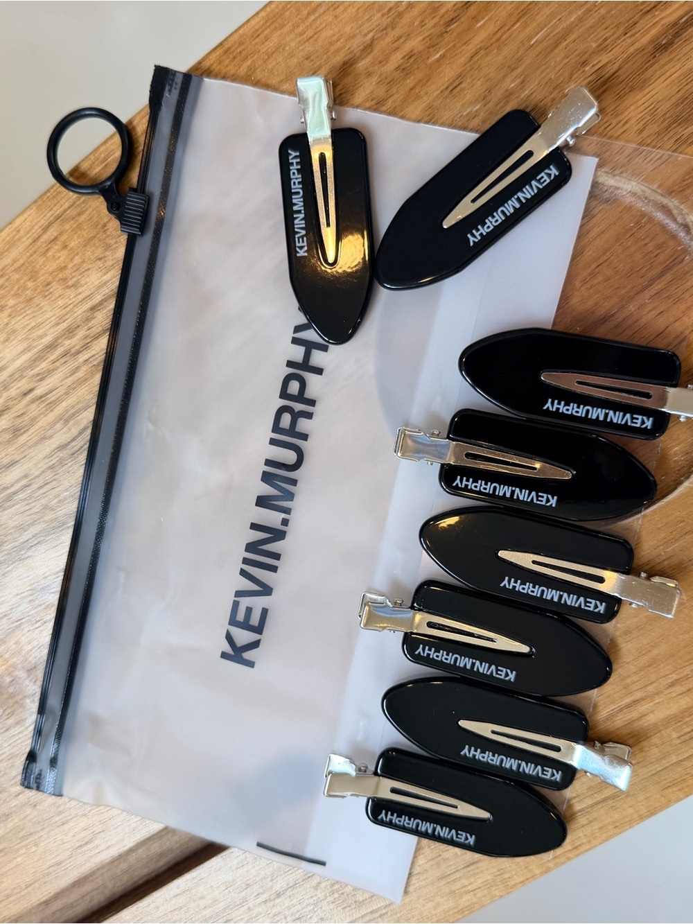KEVIN.MURPHY Black and Silver creaseless hair clip set